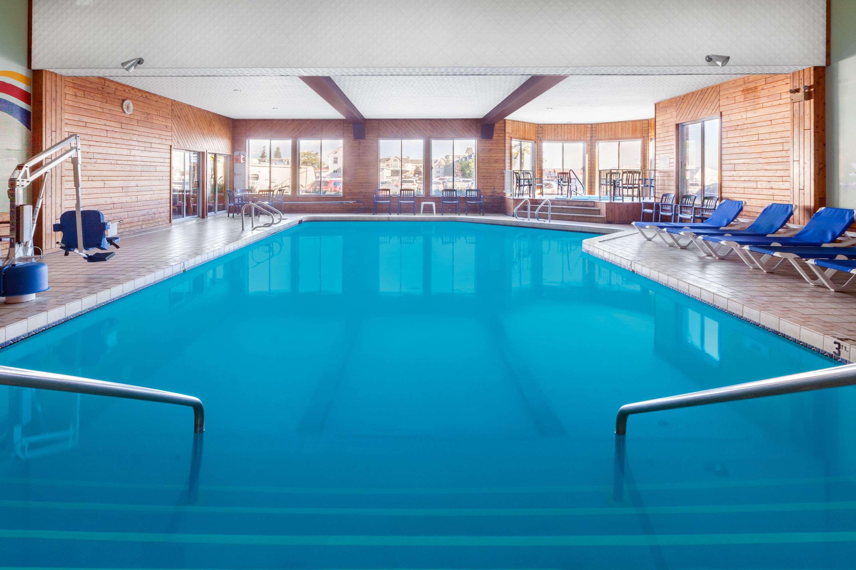 Hotel Ramada By Wyndham Mackinaw Waterfront Mackinaw Stadt