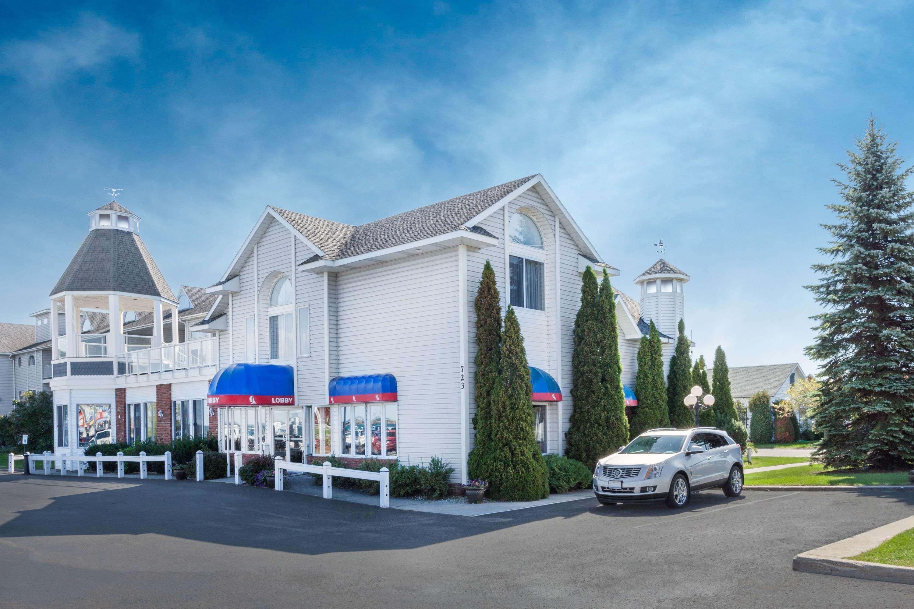 Hotel Ramada By Wyndham Mackinaw Waterfront
